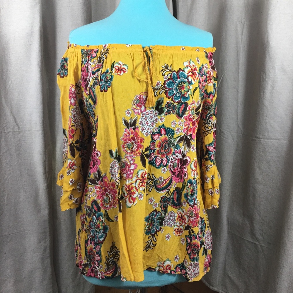 NWT Boho top | Tiered Bell Sleeve | Bila